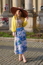 Laden Sie das Bild in den Galerie-Viewer, Sommerlook blau gelb CLARA KAESDORF