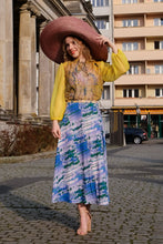 Laden Sie das Bild in den Galerie-Viewer, weiter langer Rock blau gemustert CLARA KAESDORF
