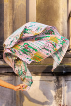 Laden Sie das Bild in den Galerie-Viewer, Scarf Flowers Mustard Pink