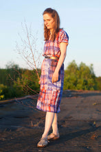 Laden Sie das Bild in den Galerie-Viewer, Kimono Kleid wildes Karo rot blau