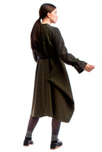 Laden Sie das Bild in den Galerie-Viewer, Green Wool Coat Midi lengths