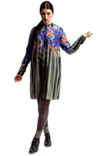 Laden Sie das Bild in den Galerie-Viewer, Shirt Dress Painted Blue