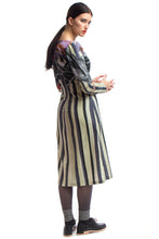 Laden Sie das Bild in den Galerie-Viewer, Shift Dress Beige