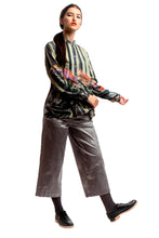 Laden Sie das Bild in den Galerie-Viewer, Blouse Print Beige