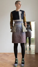 Laden Sie das Bild in den Galerie-Viewer, Pencil skirt in grey/brown