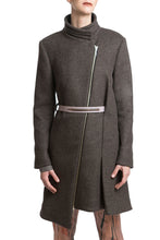 Laden Sie das Bild in den Galerie-Viewer, asymmetric wool coat grey