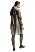 Laden Sie das Bild in den Galerie-Viewer, Shirt Dress Print-Beige