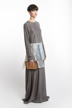 Laden Sie das Bild in den Galerie-Viewer, WoodenBag  Red/Shimmer
