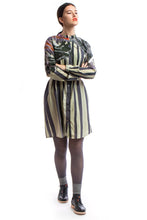 Laden Sie das Bild in den Galerie-Viewer, Shirt Dress Print-Beige