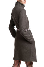 Laden Sie das Bild in den Galerie-Viewer, waisted grey coat backview Clara Kaesdorf
