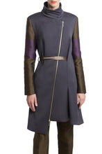 Laden Sie das Bild in den Galerie-Viewer, Wool Coat in Grey with Green and Purple Sleeves