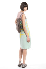 Laden Sie das Bild in den Galerie-Viewer, Shift Dress Yellow-Print