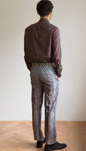 Laden Sie das Bild in den Galerie-Viewer, Pants with grey print