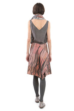 Laden Sie das Bild in den Galerie-Viewer, Skirt Modifiable Feather
