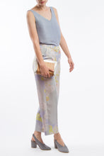 Laden Sie das Bild in den Galerie-Viewer, V-neck Top Light-Blue