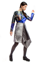 Laden Sie das Bild in den Galerie-Viewer, Silver Velvet Skirt