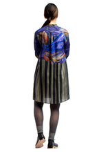 Laden Sie das Bild in den Galerie-Viewer, Shirt Dress Painted Blue