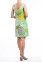 Laden Sie das Bild in den Galerie-Viewer, V-neck Dress Yellow