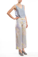Laden Sie das Bild in den Galerie-Viewer, V-neck Top Light-Blue