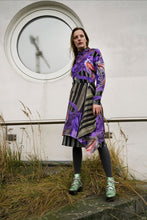 Laden Sie das Bild in den Galerie-Viewer, Asymmetric Skirt Dark