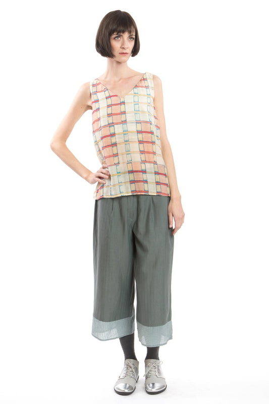 V-neck Check Print