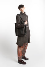 Laden Sie das Bild in den Galerie-Viewer, Pants Feather Print
