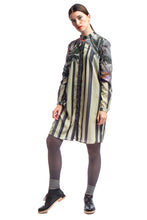 Laden Sie das Bild in den Galerie-Viewer, Shirt Dress Print-Beige