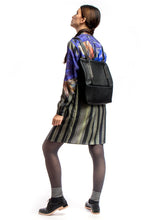 Laden Sie das Bild in den Galerie-Viewer, Shirt Dress Painted Blue