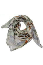 Laden Sie das Bild in den Galerie-Viewer, Scarf  Flower Red