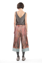 Laden Sie das Bild in den Galerie-Viewer, Culotte Feather Print