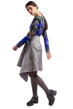 Laden Sie das Bild in den Galerie-Viewer, Silver Velvet Skirt