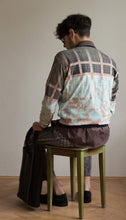 Laden Sie das Bild in den Galerie-Viewer, Sweatshirt with flower print