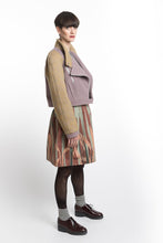Laden Sie das Bild in den Galerie-Viewer, Pleated skirt with leave print