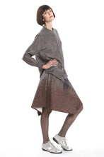 Laden Sie das Bild in den Galerie-Viewer, Blouse Grey Silk