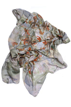 Laden Sie das Bild in den Galerie-Viewer, Scarf  Flower Red