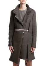 Laden Sie das Bild in den Galerie-Viewer, Coat in Grey Melange