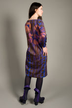 Laden Sie das Bild in den Galerie-Viewer, loose cut printed dress