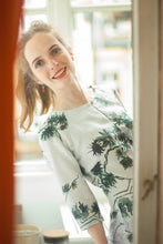 Laden Sie das Bild in den Galerie-Viewer, Grey Wrap Dress