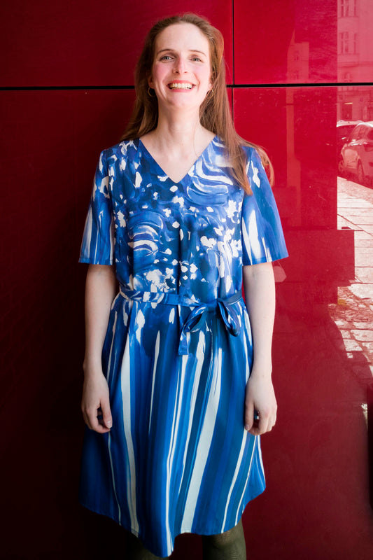 waisted summer dress with blue print