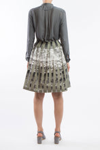 Laden Sie das Bild in den Galerie-Viewer, Pleated Skirt  Green Grey Ice  Print