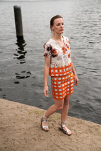 Laden Sie das Bild in den Galerie-Viewer, Orange Checked pencil skirt linen