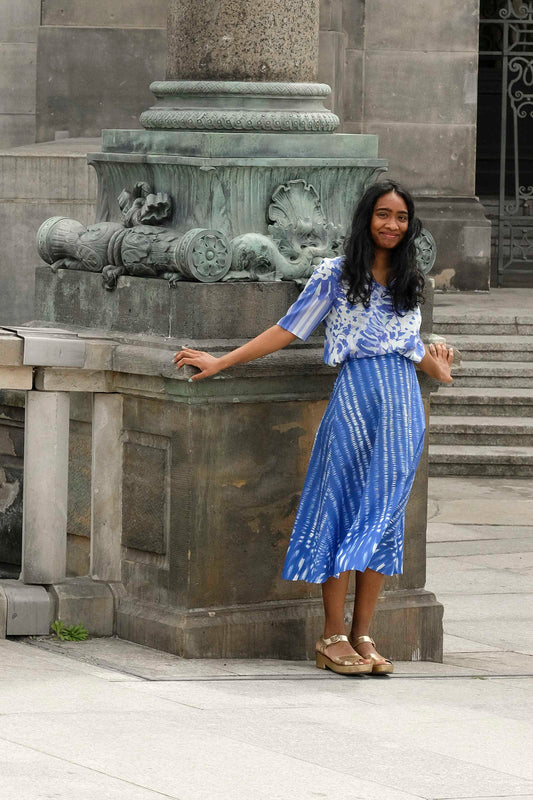 Blau gemusterter Glockenrock aus Biobaumwolle CLARA KAESDORF