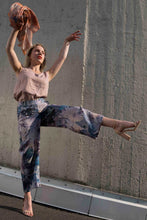 Laden Sie das Bild in den Galerie-Viewer, Linen Culottes Fish Print Petrol
