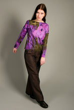 Laden Sie das Bild in den Galerie-Viewer, Loose cut Top with Flowers