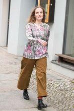 Laden Sie das Bild in den Galerie-Viewer, Loose Blouse in Light Colors