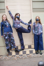 Laden Sie das Bild in den Galerie-Viewer, sustainable fashion by clara kaesdorf from Berlin