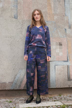 Laden Sie das Bild in den Galerie-Viewer, Dark Checked Raglan Blouse