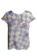Laden Sie das Bild in den Galerie-Viewer, Gemusterte Sommerbluse blau beige grau aus Berlin CLARA KAESDORF
