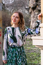 Laden Sie das Bild in den Galerie-Viewer, Langarmtop Vogel Grün CLARA KAESDORF