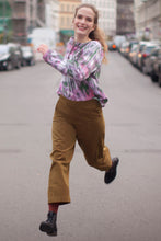 Laden Sie das Bild in den Galerie-Viewer, Green Culottes Berlin Streetstyle